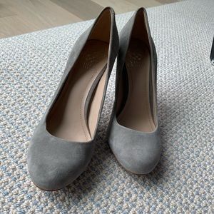 Grey suede Vince Camuto heels!